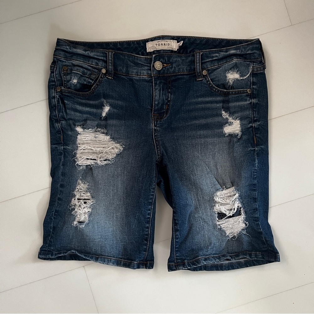 Torrid Bermuda Mid Rise Distressed Jean Shorts Size 10